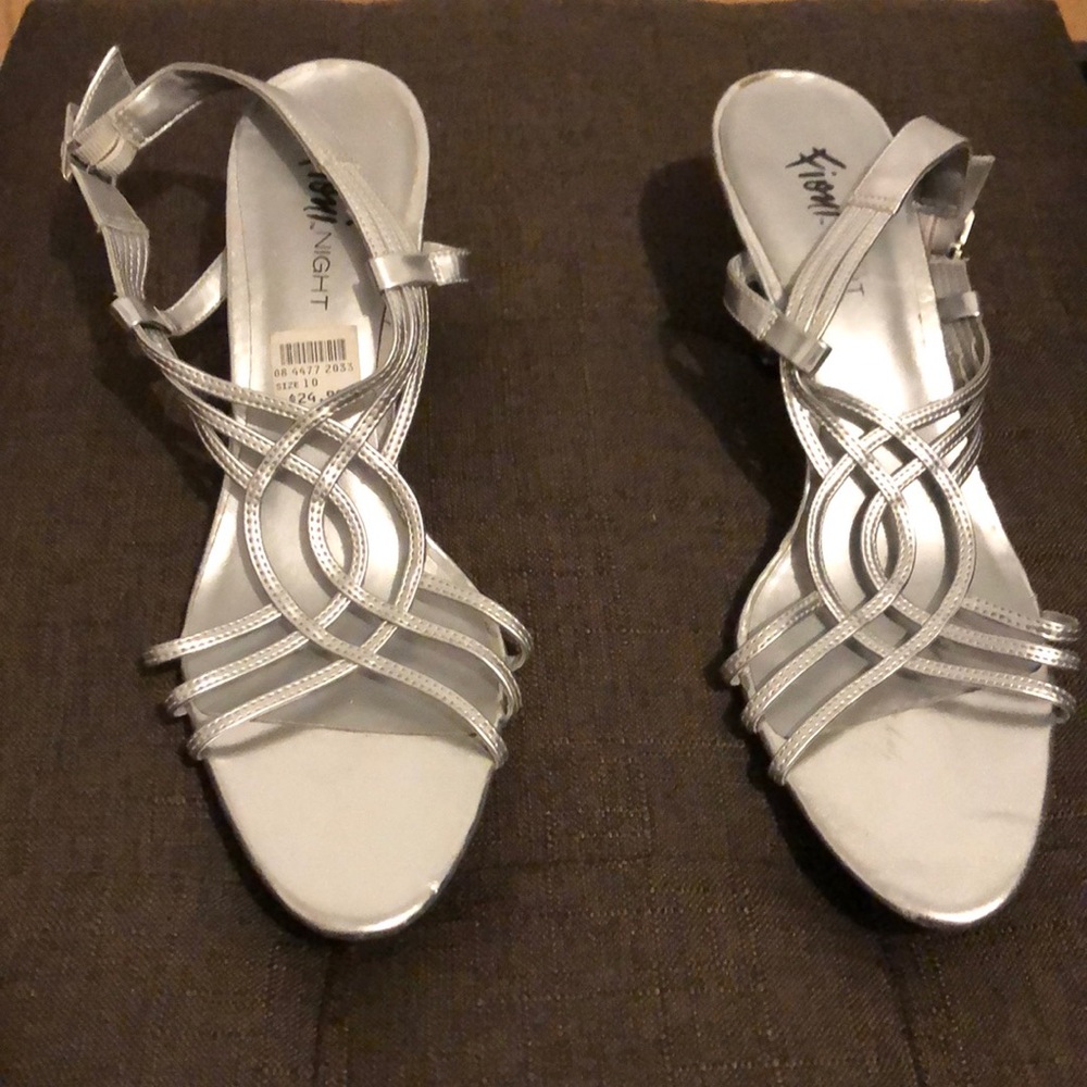 Fioni Night Silver Strappy Heels Sz 10